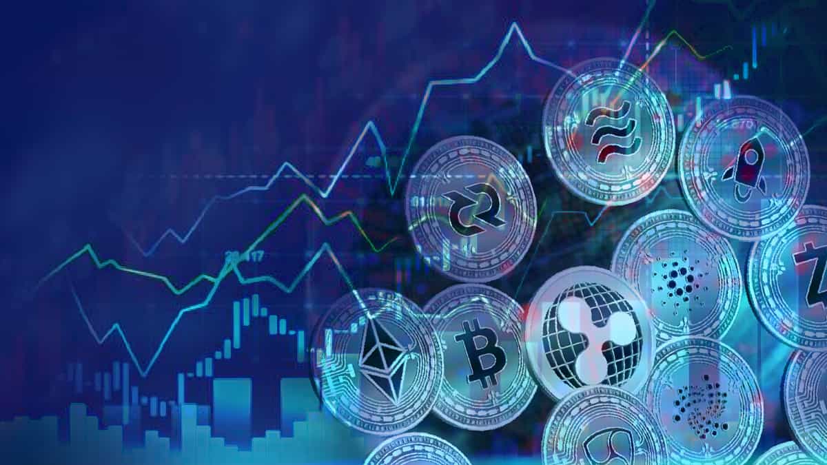 Expert Predicts Cryptocurrency Trends: Solana, Chiliz, CEEK, and Dogecoin
