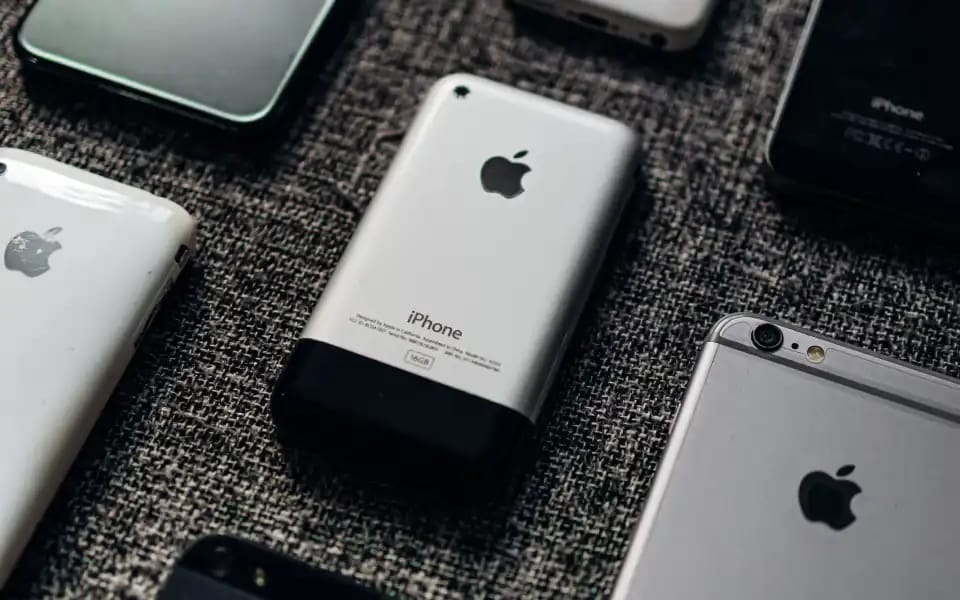 When will Apple announce foldable iPhone?