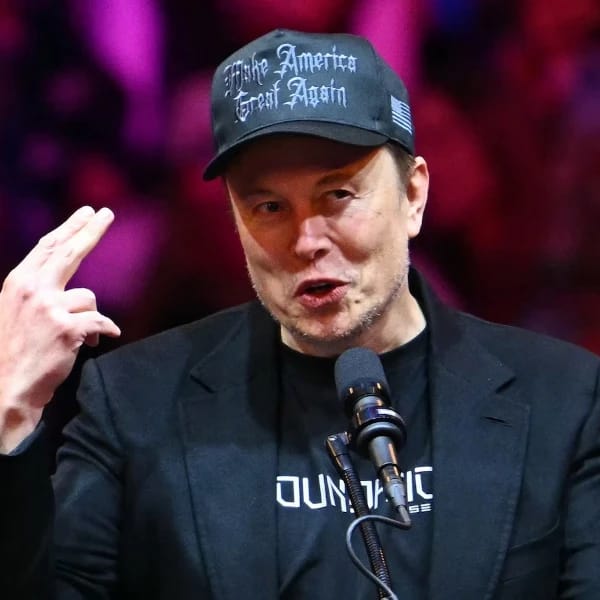 Who will Elon Musk back a primary against in 2026?