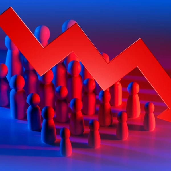 Will any U.S. state experience a population decrease of at least 10% between 2025 and 2035?