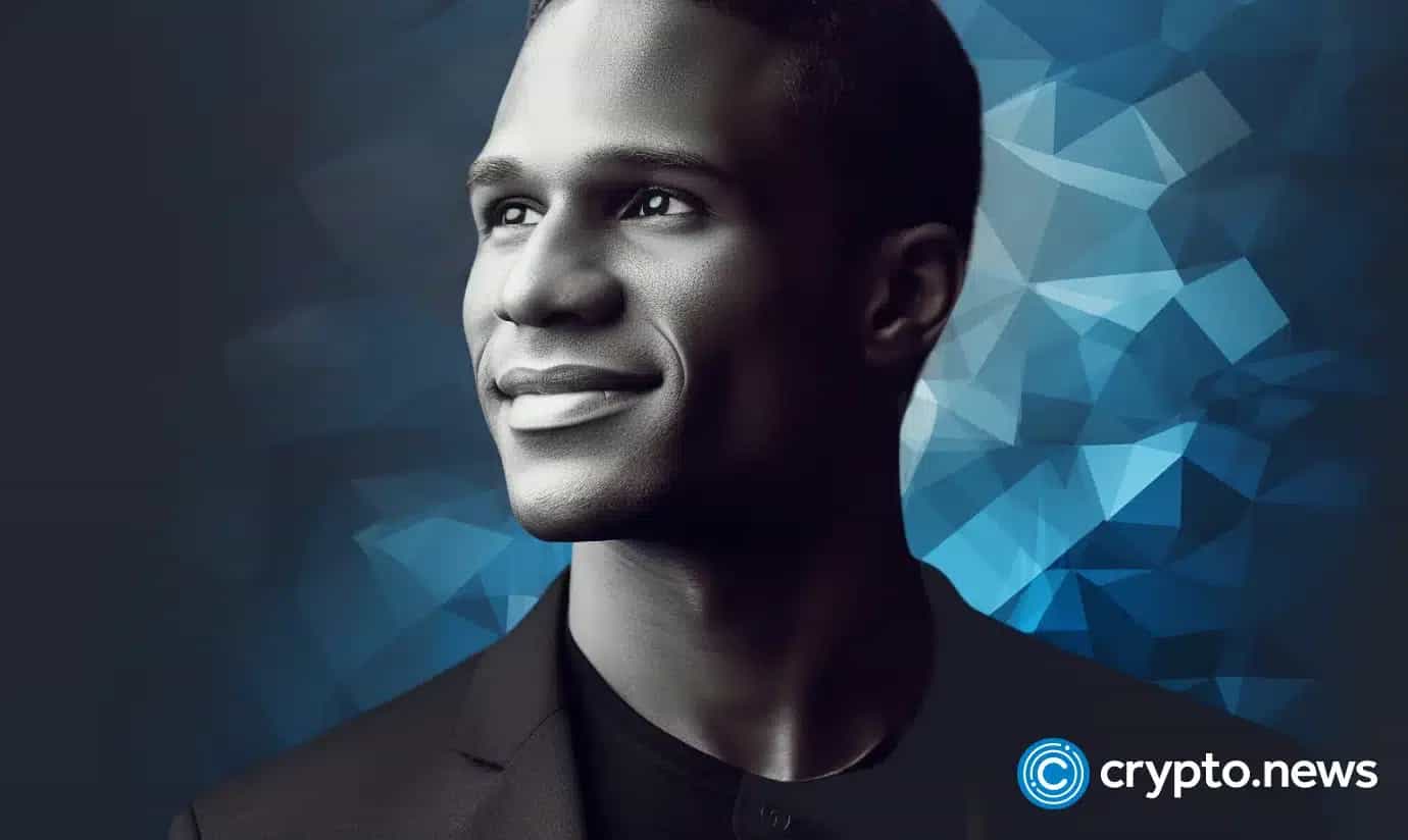 Arthur Hayes under fire for exiting Worldcoin position