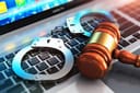 Uma IA será acusada de um crime antes de 2027?